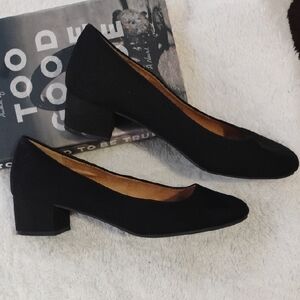 Old Navy Classic Black Women's Block Heel Shoes